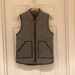 Vest with gold zipper & pockets!